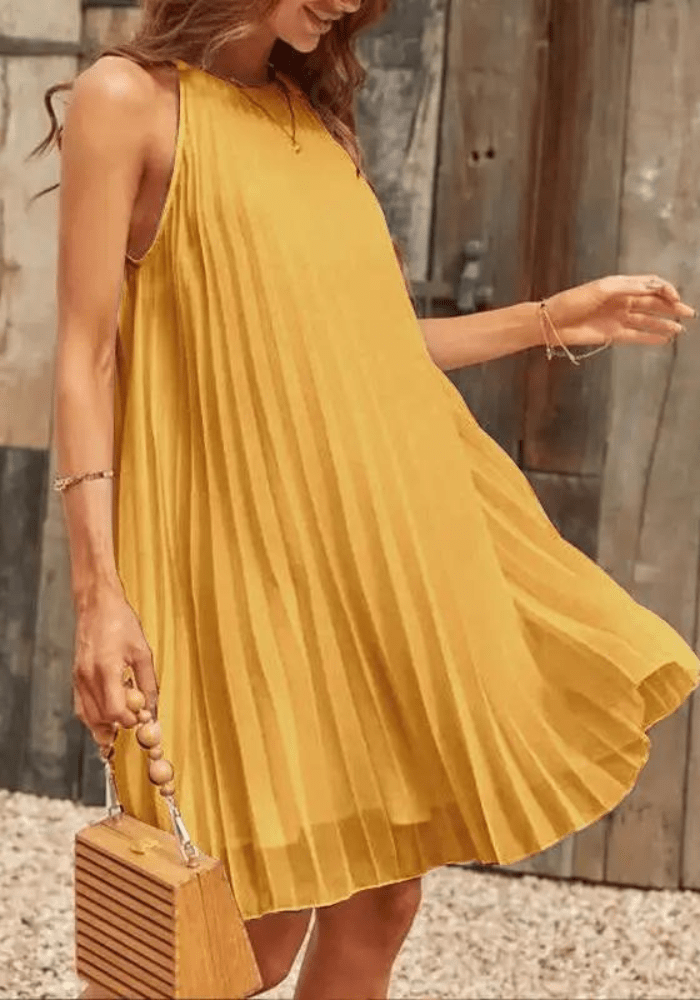 Robe trapèze jaune plissée